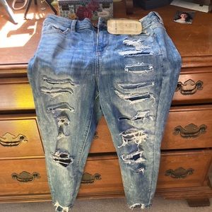 Next level stretch American Eagle ripped jeans